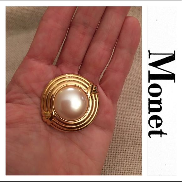 VTG MONET Goldtone Framed Pin Faux Pearl Center - Picture 14 of 15